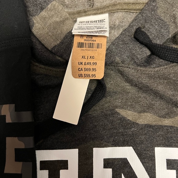 Pink camo outfit - Picture 3 of 3